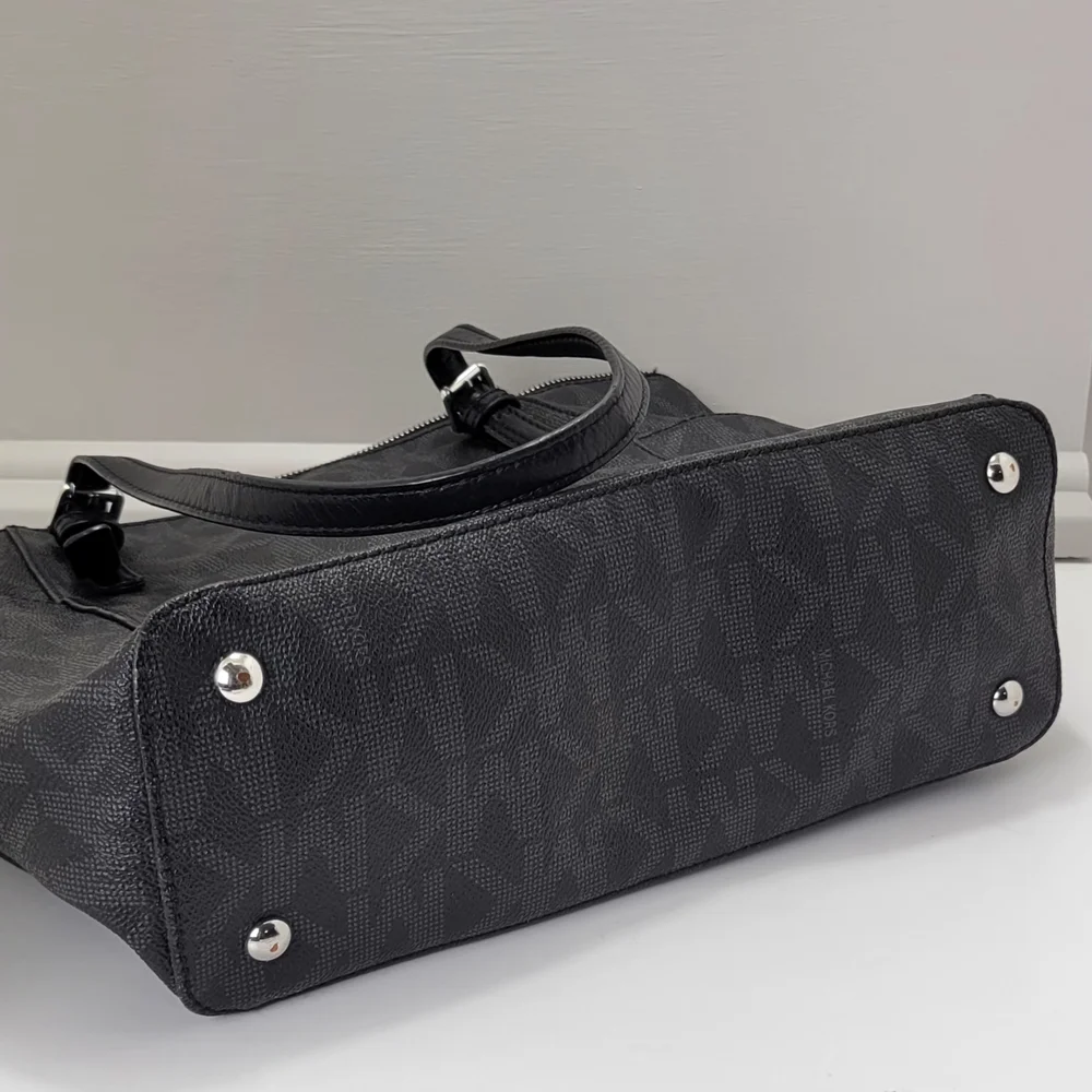 Michael Kors Black Tote Bag - Picture 16 of 16